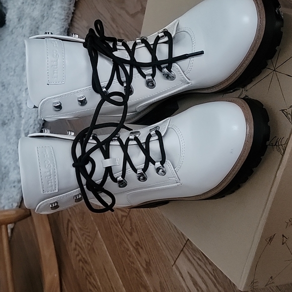 indigo rd. NWT Hiker Style Boots - Picture 2 of 7